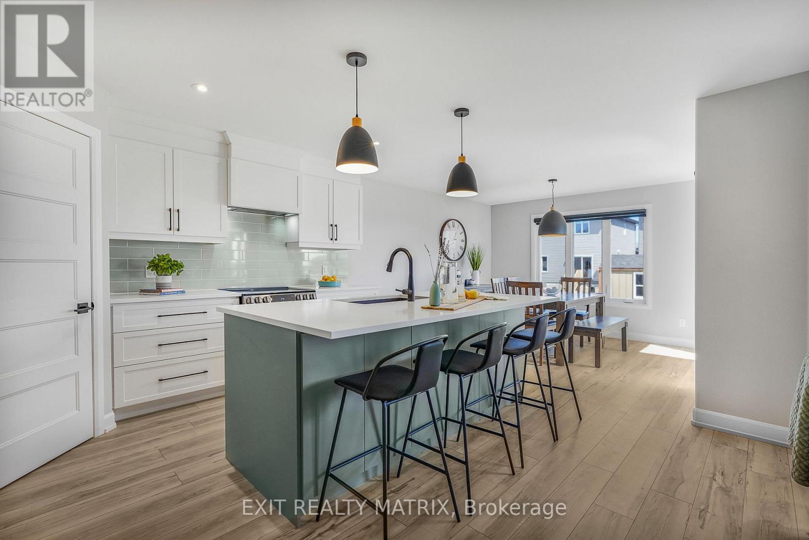 5 Bed, 4 Bath House for Sale in Russell – 1202 MONTBLANC CRESCENT, Russell – MLS# X13675820 - Image 6
