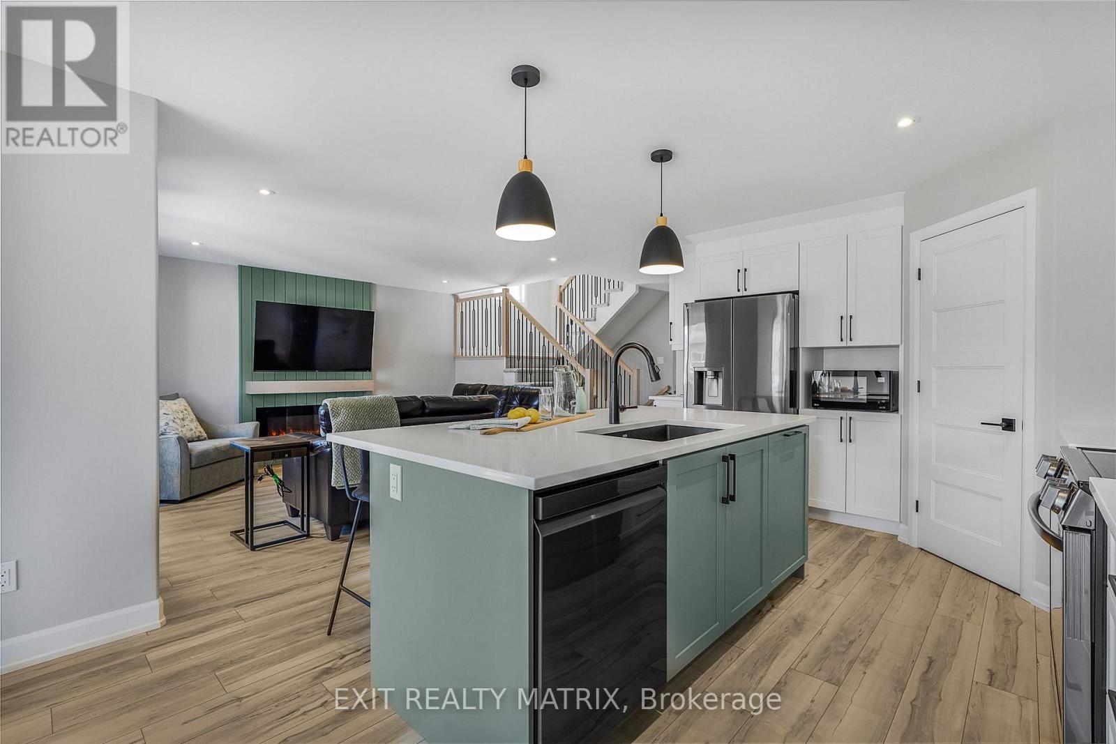 5 Bed, 4 Bath House for Sale in Russell – 1202 MONTBLANC CRESCENT, Russell – MLS# X13675820 - Image 8