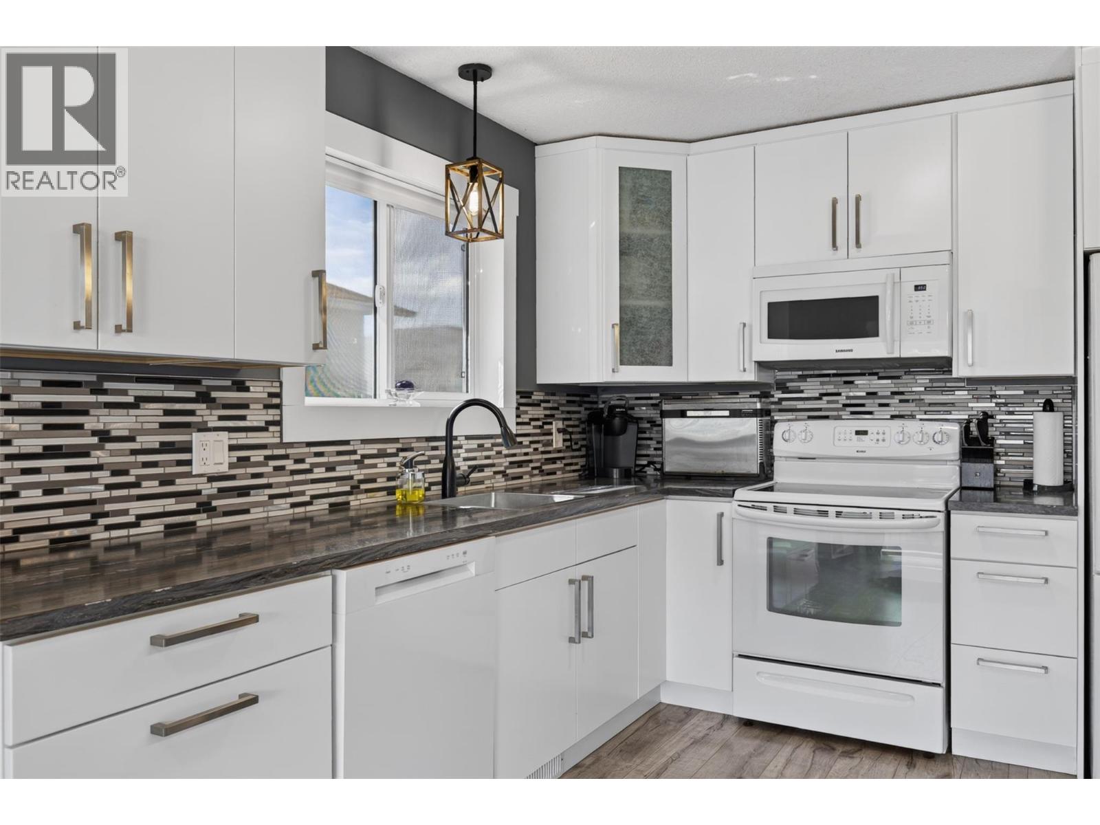 3703 Commonage Crescent, Vernon