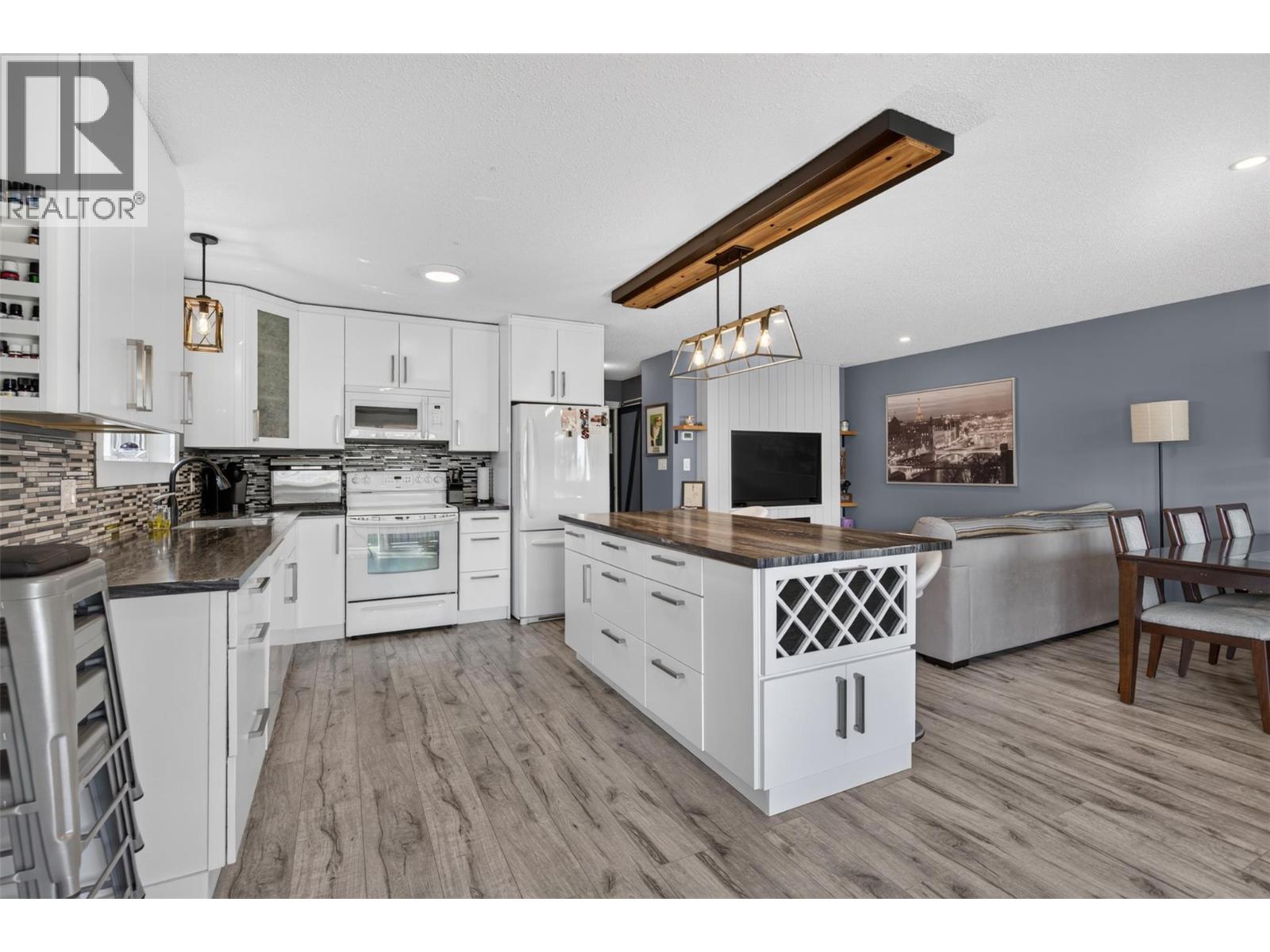 3703 Commonage Crescent, Vernon