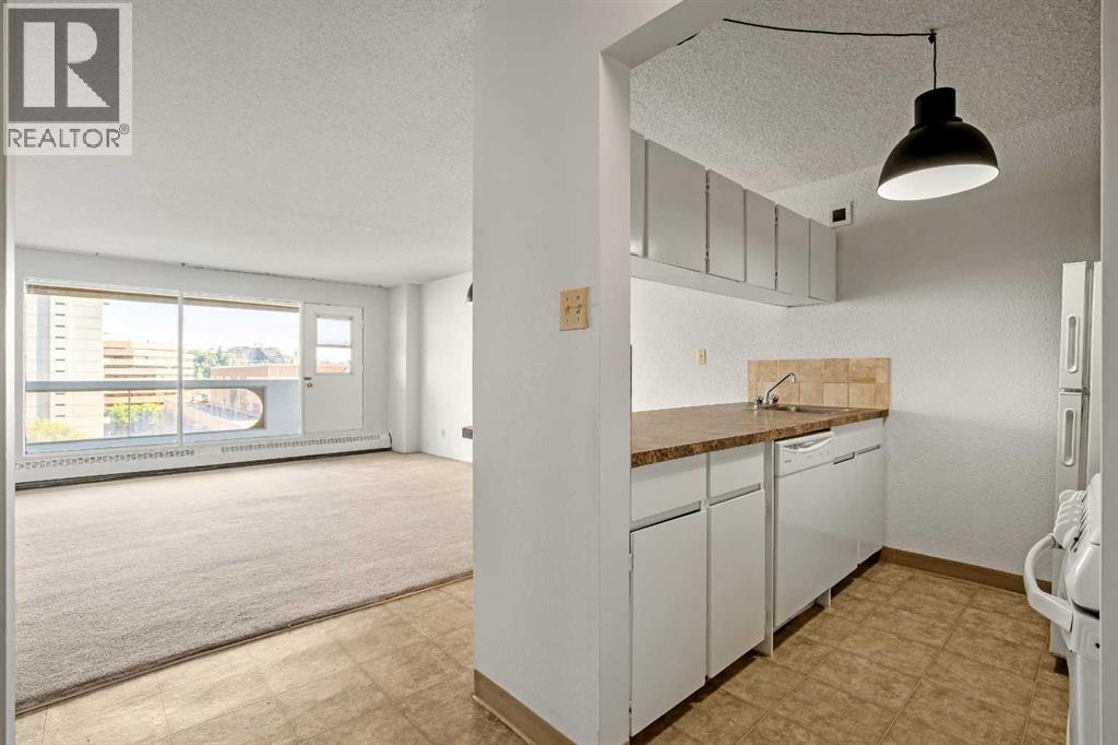 221 6 Avenue Southeast - Photo 16