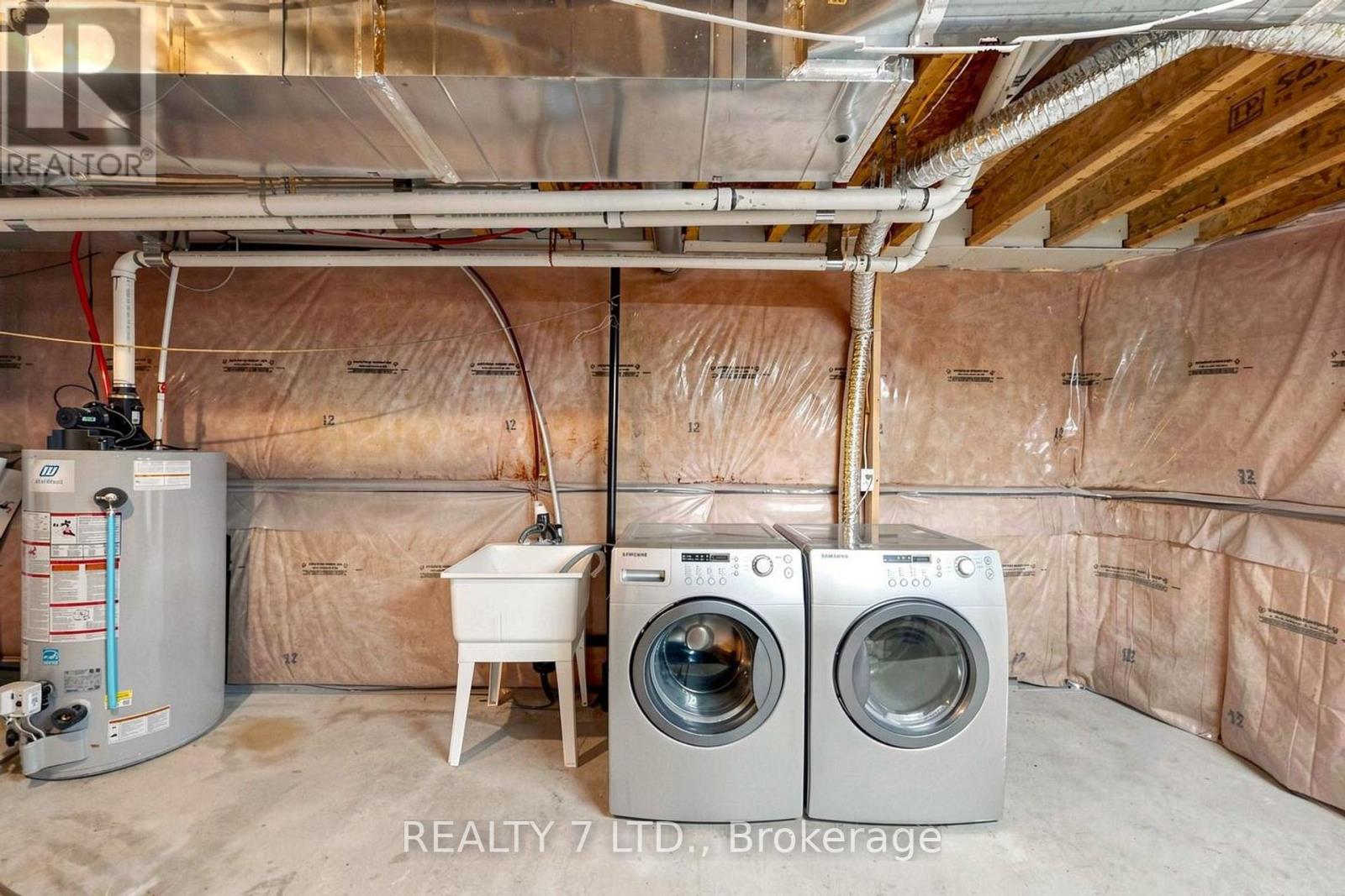 330 CHERYL MEWS BOULEVARD - Image 35