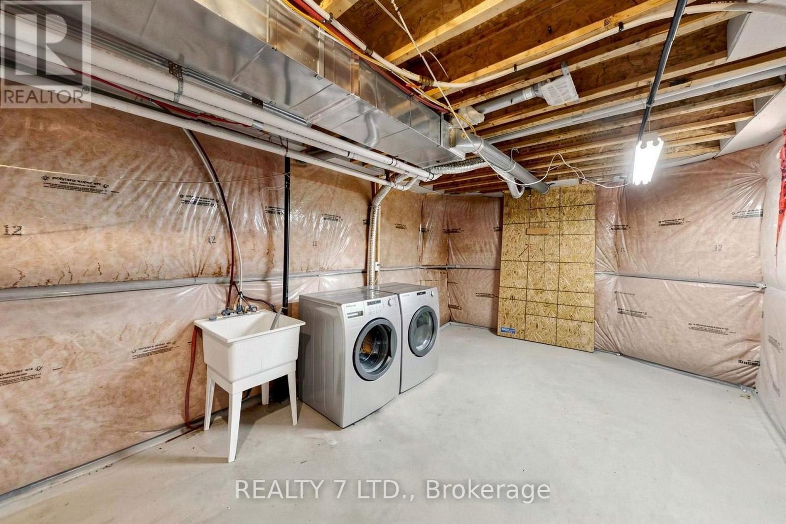330 CHERYL MEWS BOULEVARD - Image 36