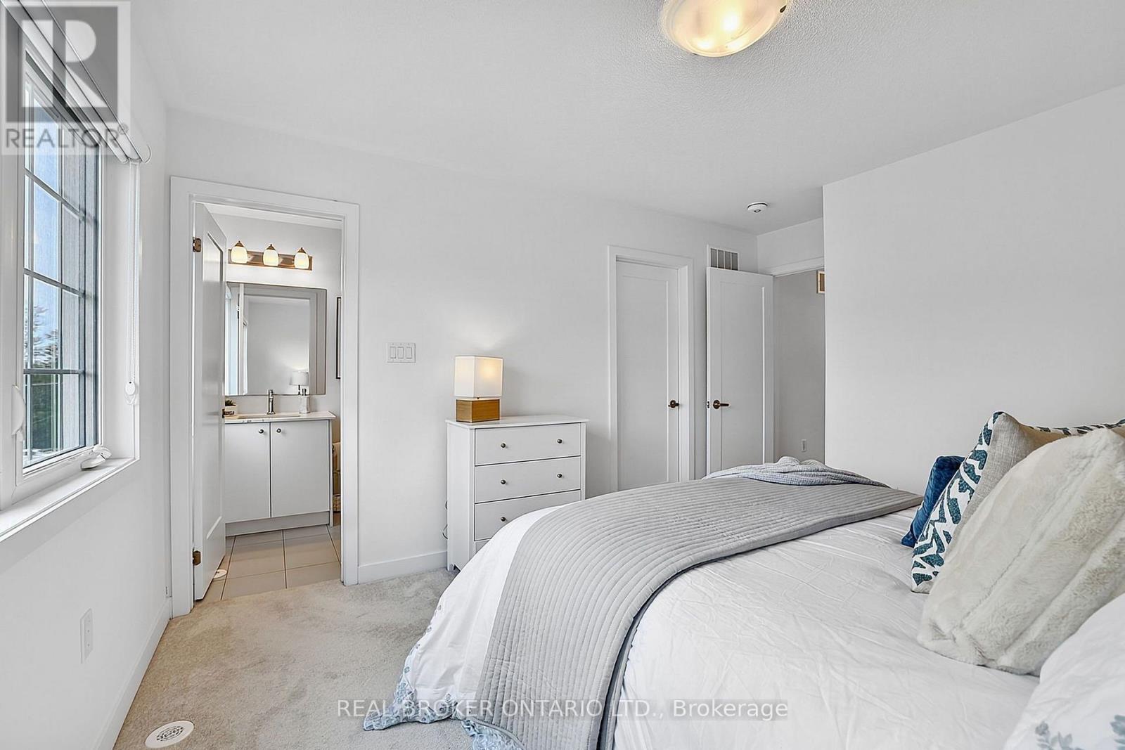 104 LYALL STOKES CIRCLE - Image 14