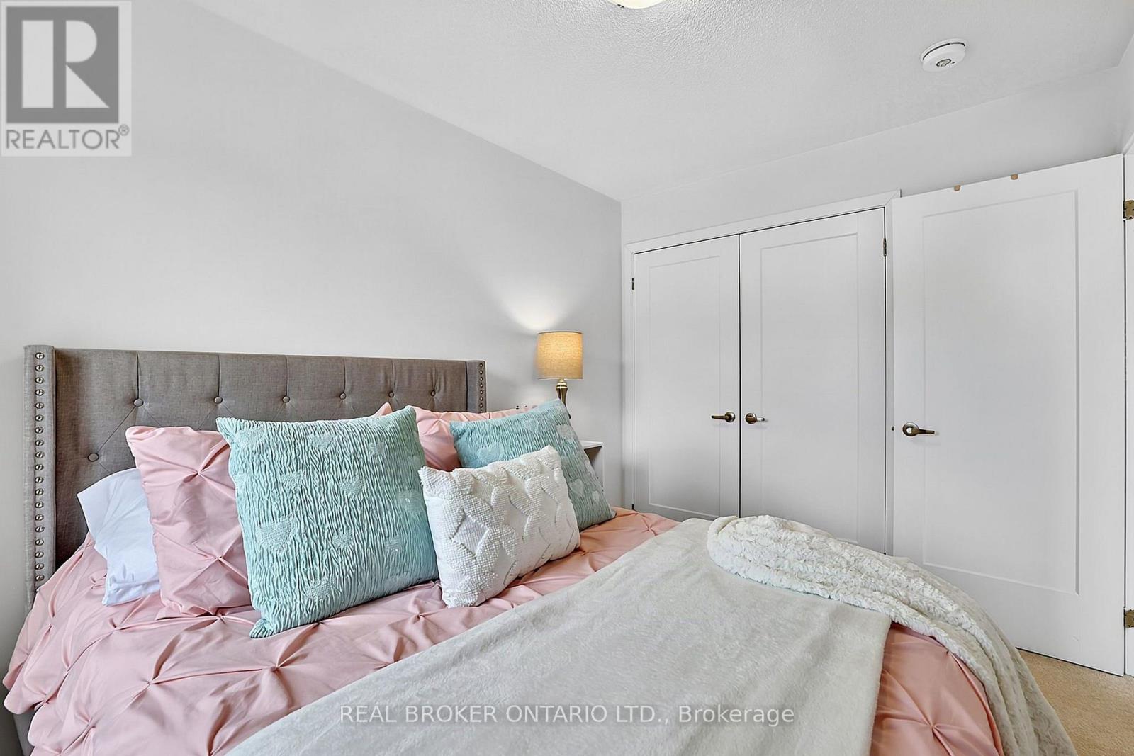 104 LYALL STOKES CIRCLE - Image 18