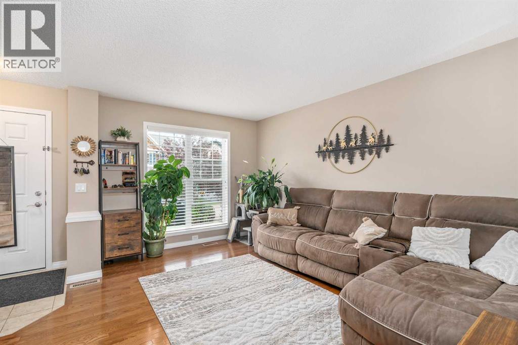 240 Elgin Meadows Gardens Southeast - Photo 5