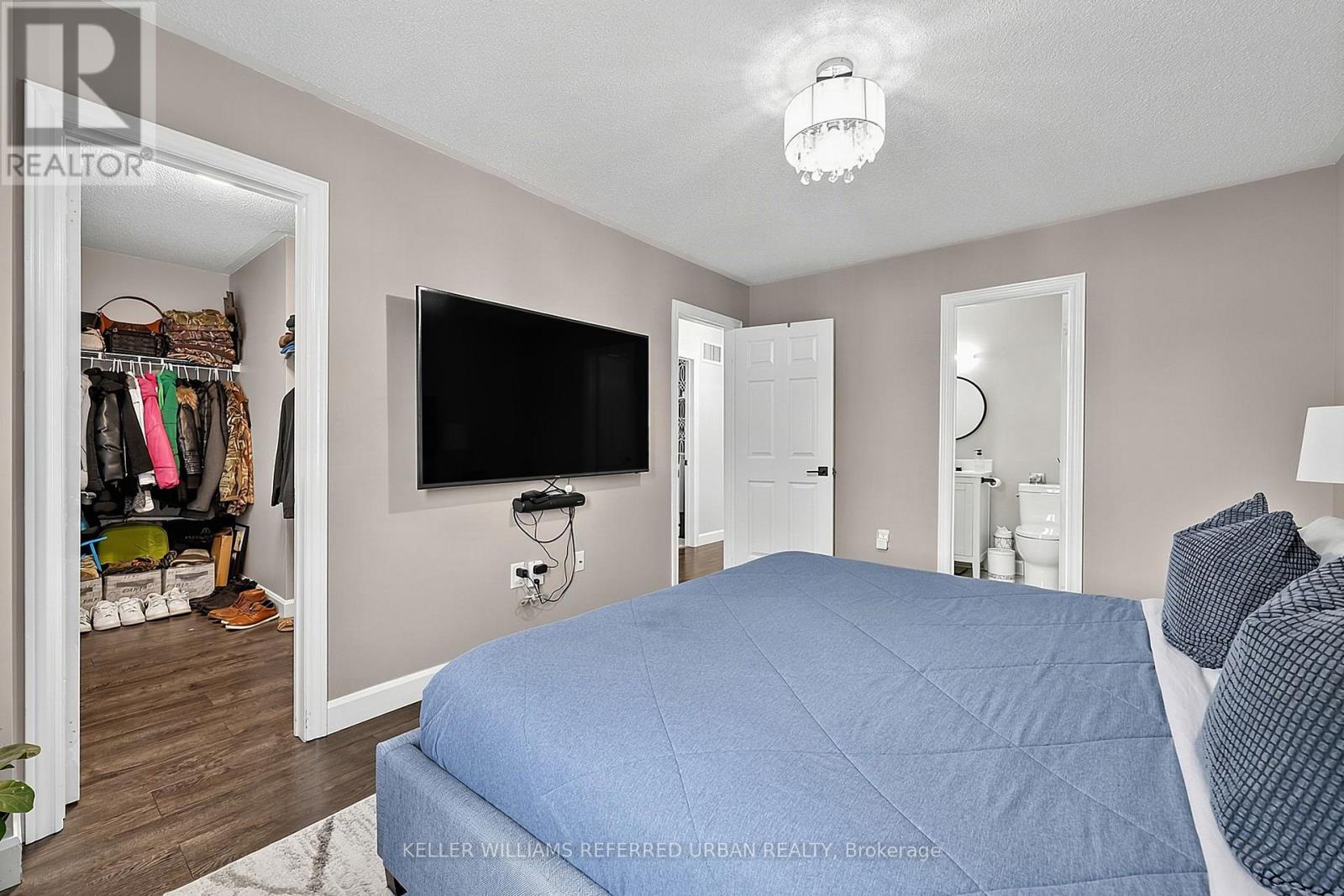 #23 430 MAPLEVIEW DRIVE E - 21