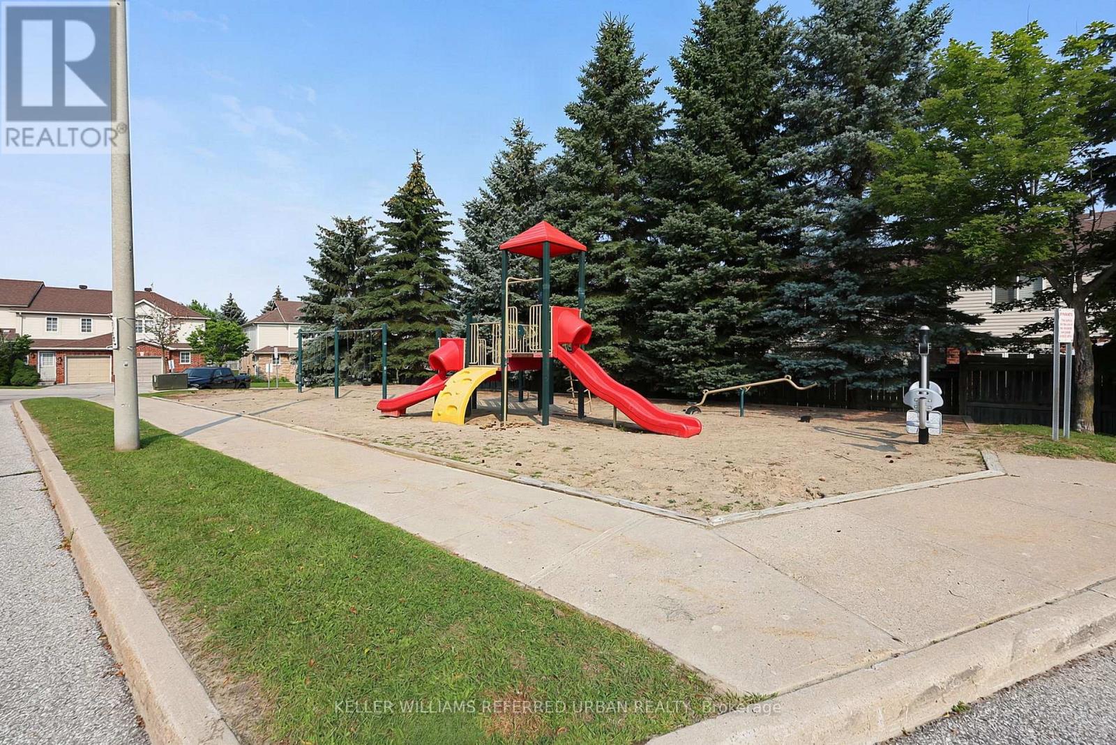 #23 430 MAPLEVIEW DRIVE E - Image 39