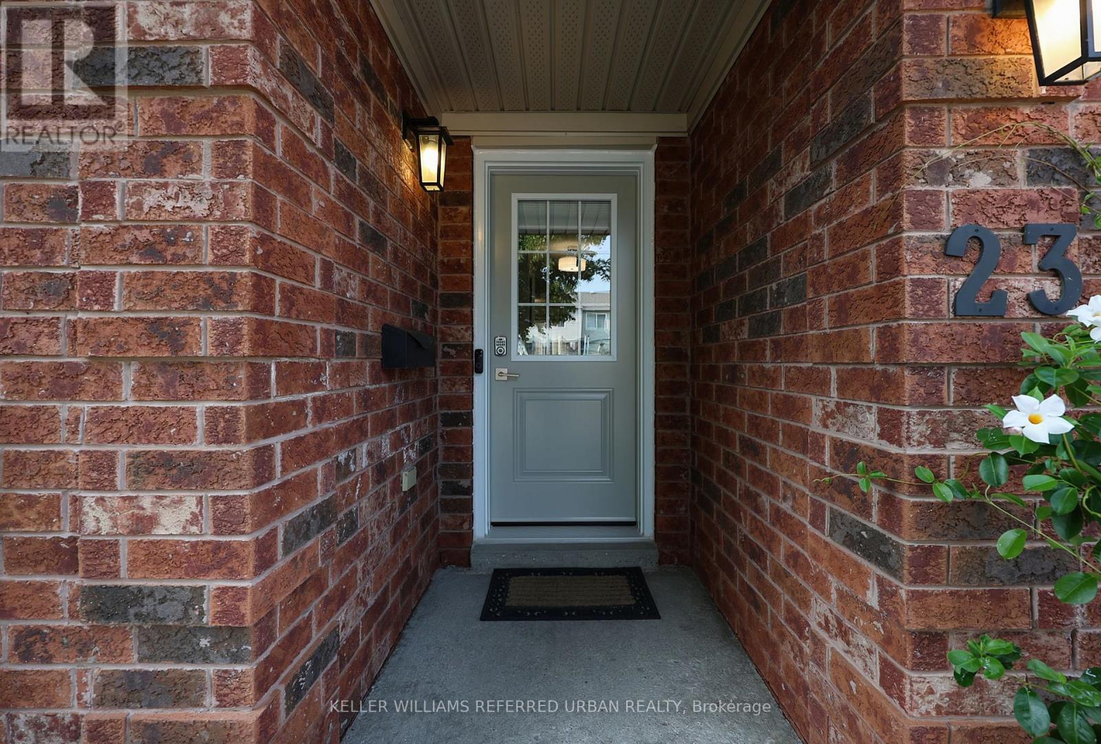 #23 430 MAPLEVIEW DRIVE E - 5