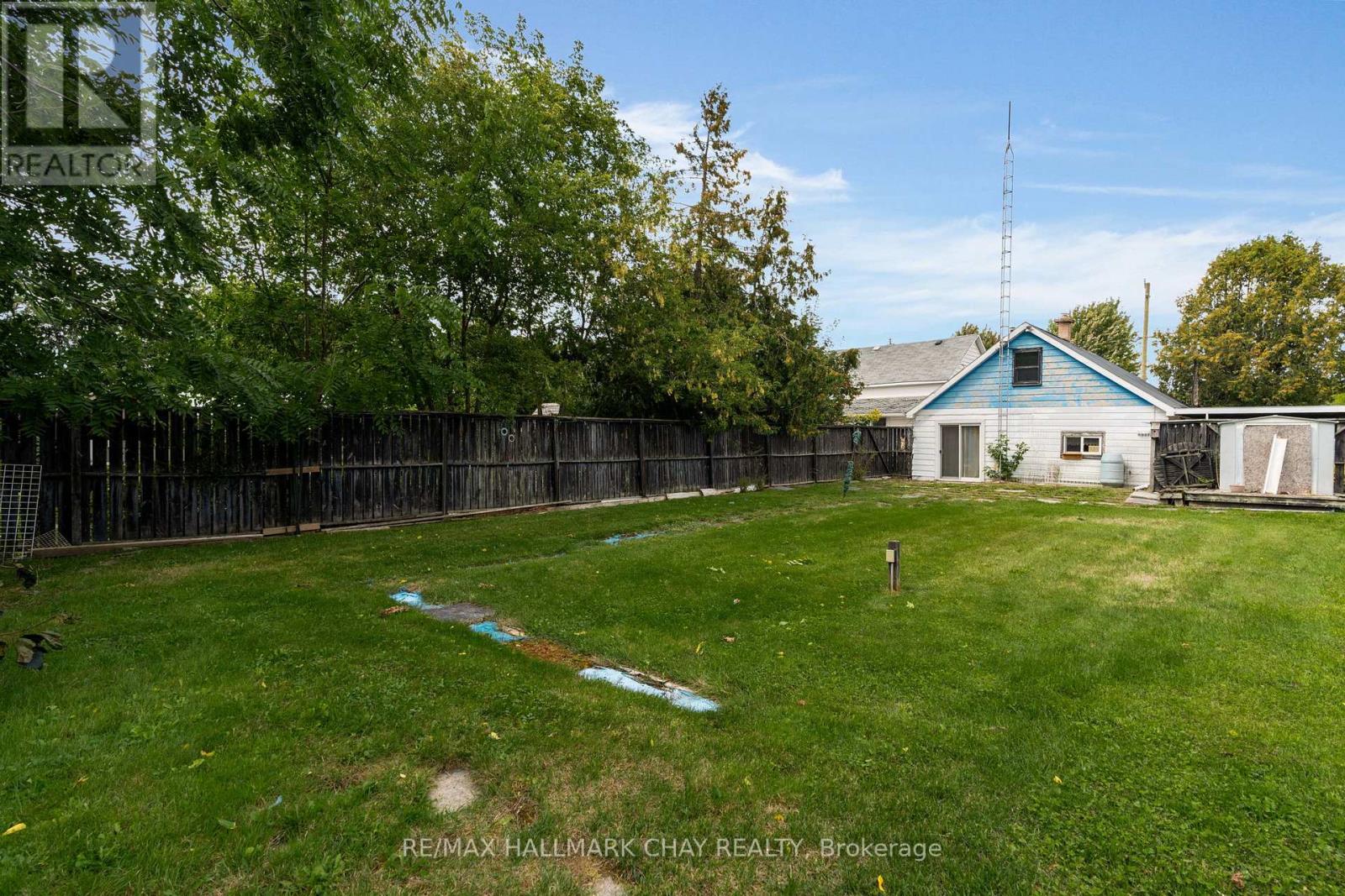 7 CAROLINE STREET E - 21