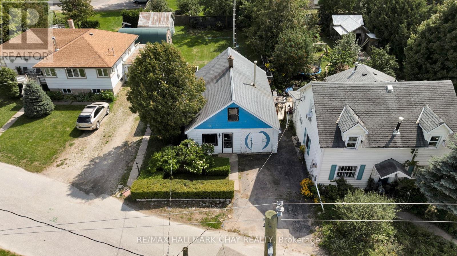 7 CAROLINE STREET E - 25