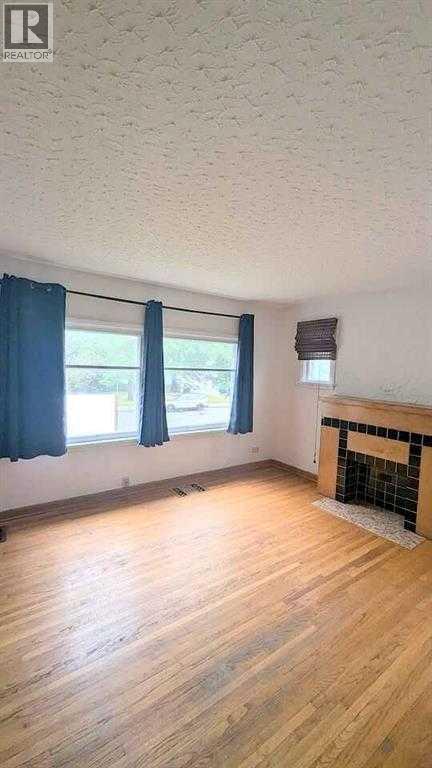1436 22 Avenue NW - Image 4