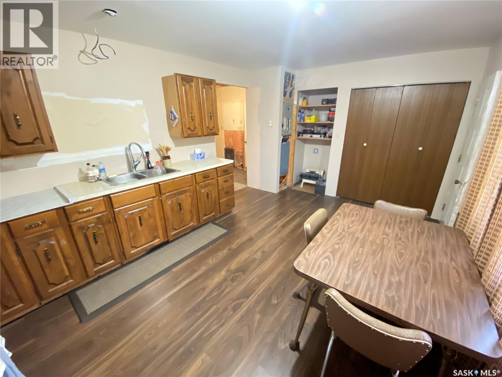 19 Willow CRESCENT - 2