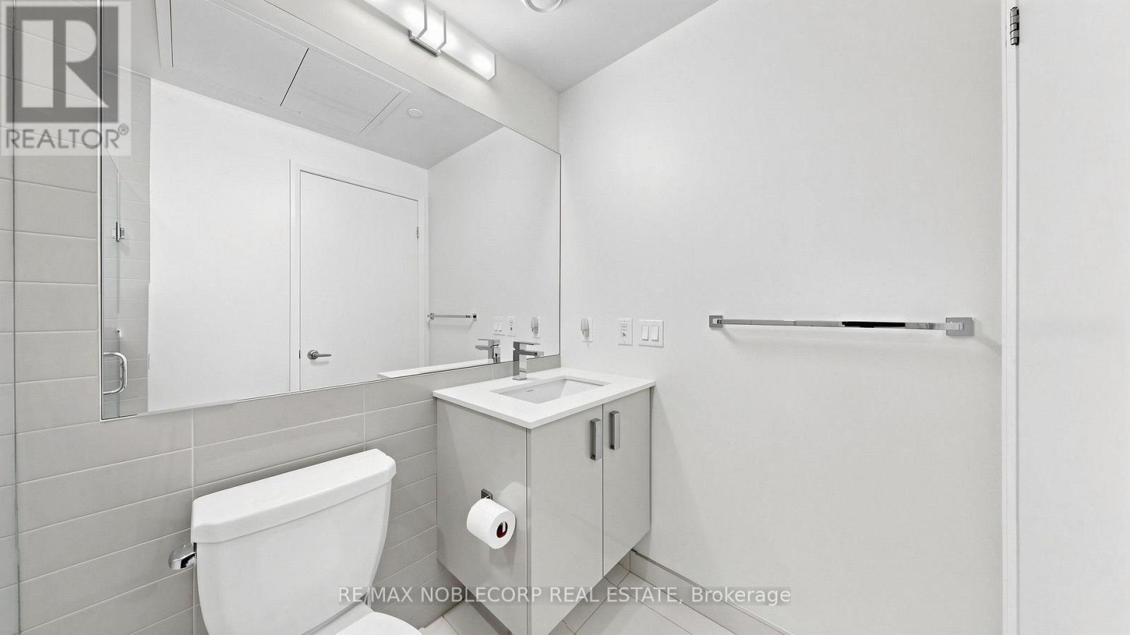#1005 10 GIBBS ROAD - 23