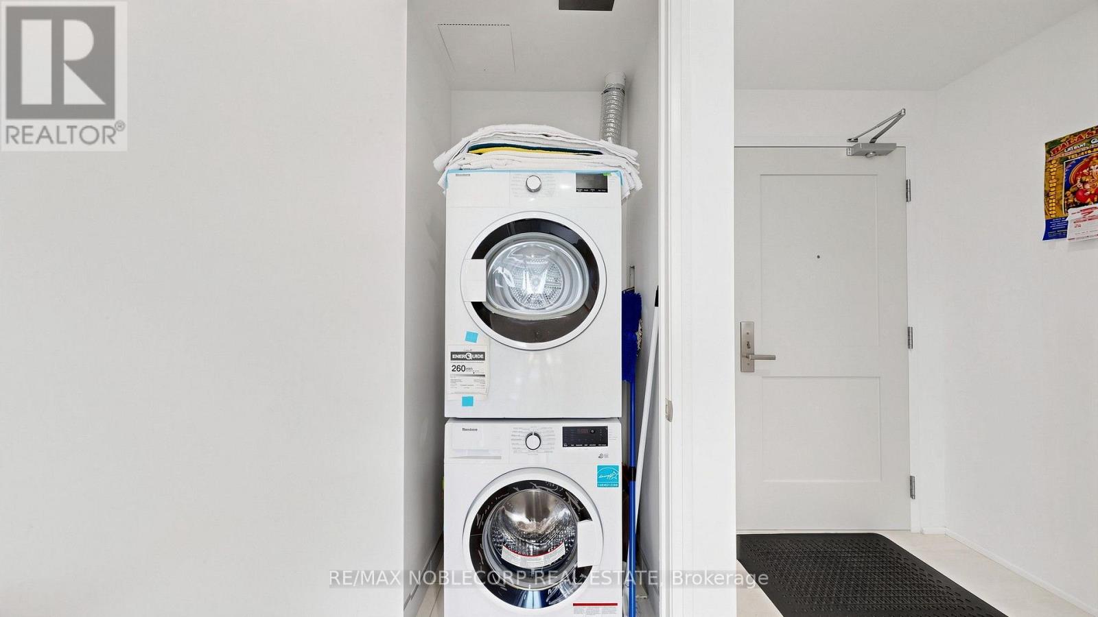 #1005 10 GIBBS ROAD - Image 30