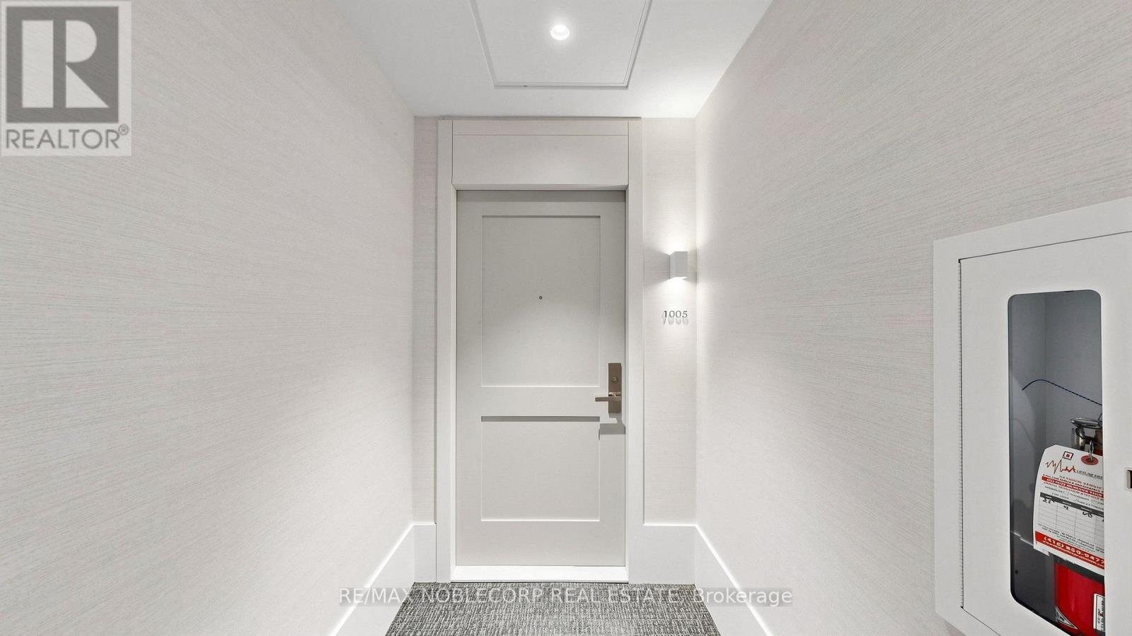 #1005 10 GIBBS ROAD - 31