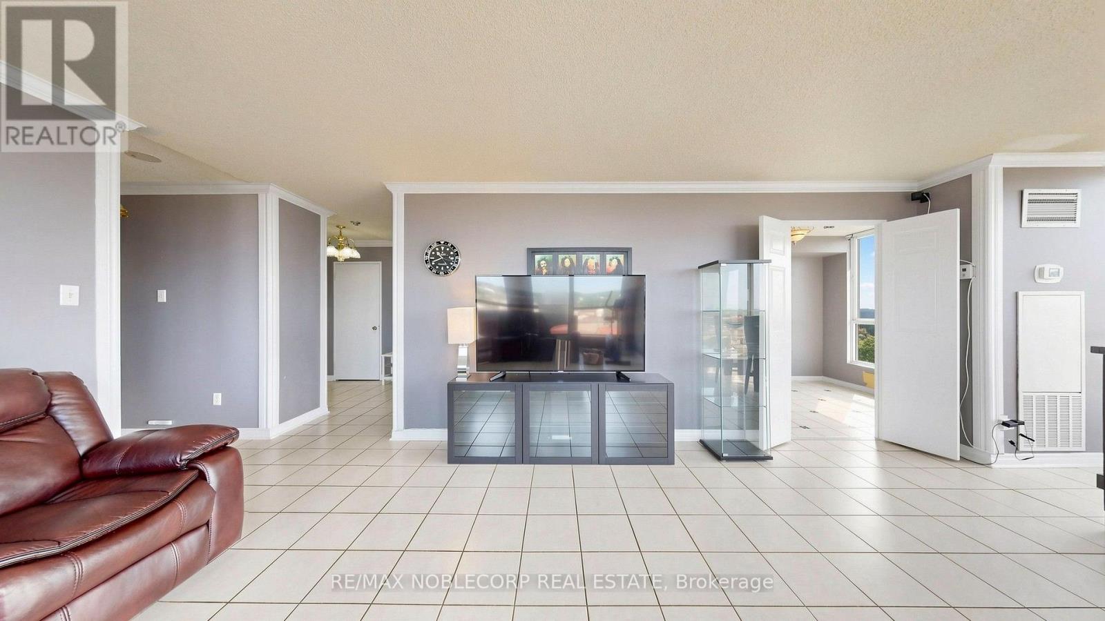 #804 2901 KIPLING AVENUE - 13