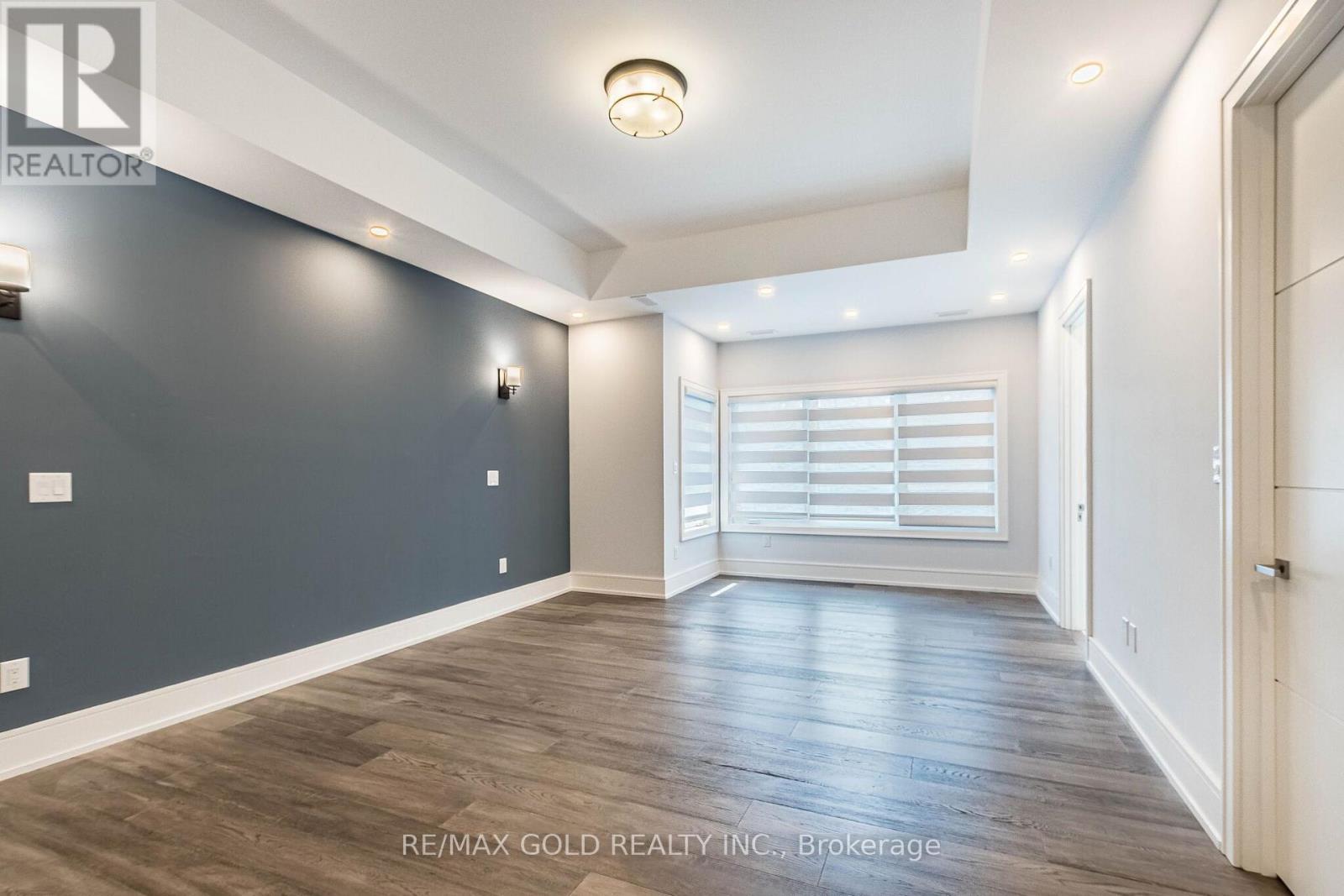 550 VANESSA CRESCENT - 17
