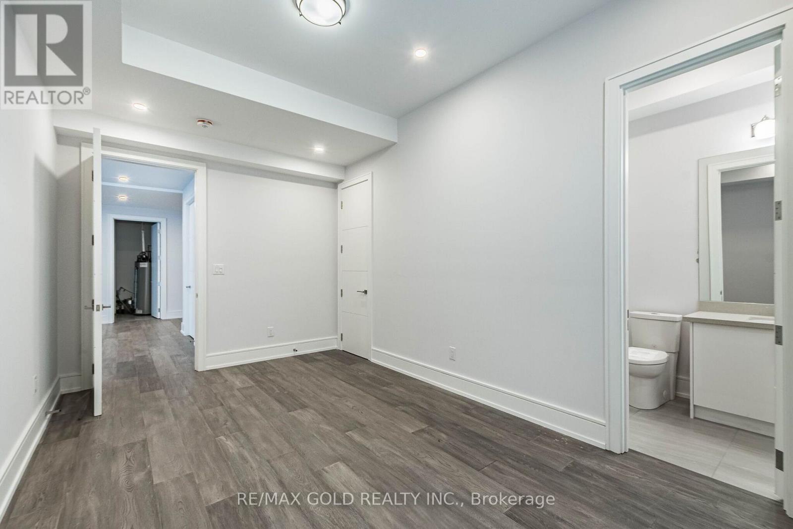 550 VANESSA CRESCENT - 37