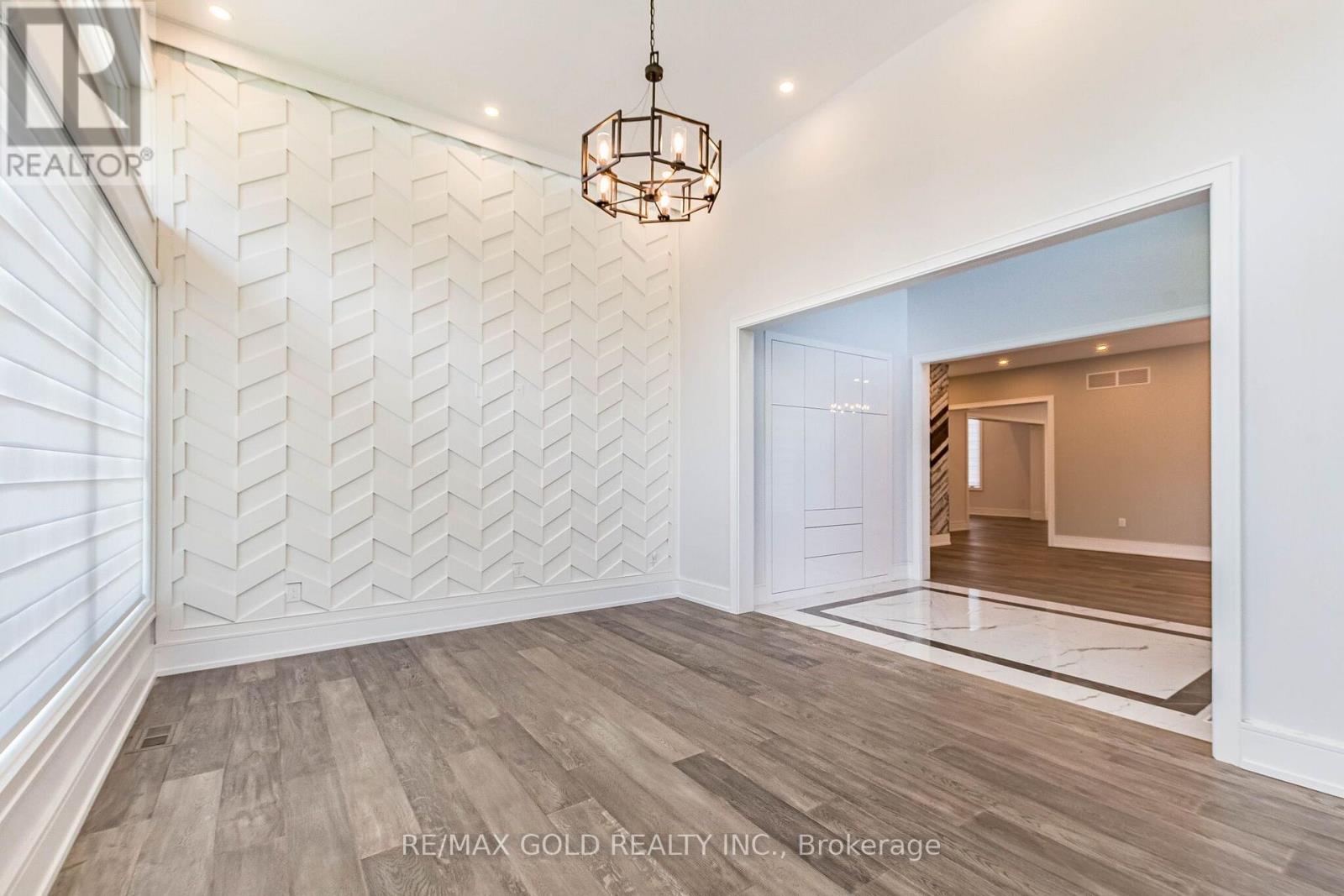550 VANESSA CRESCENT - 6