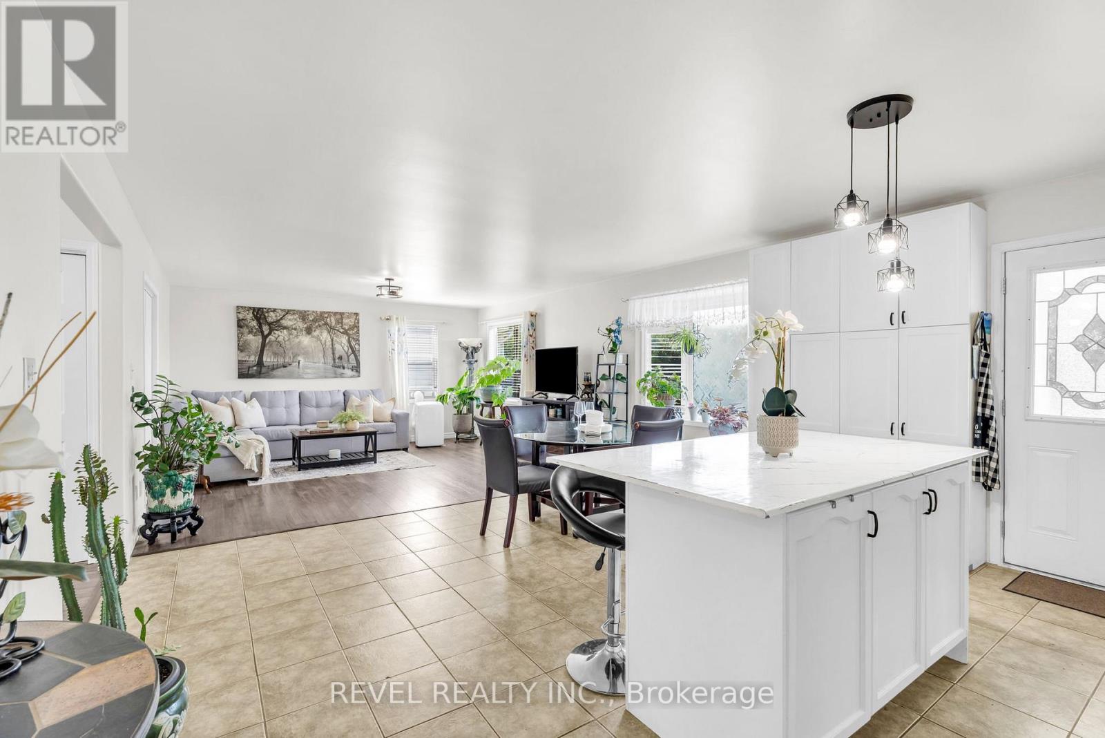37 WILSON CRESCENT - Image 13