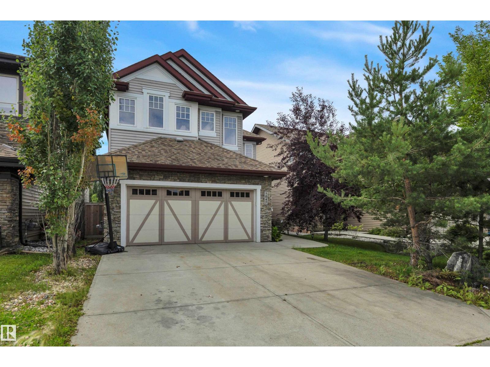 1047 ARMITAGE Crescent SW