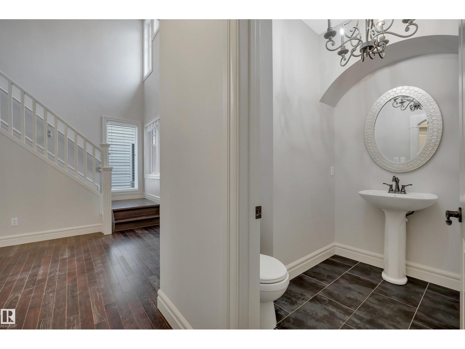 1047 ARMITAGE Crescent SW - Photo 27