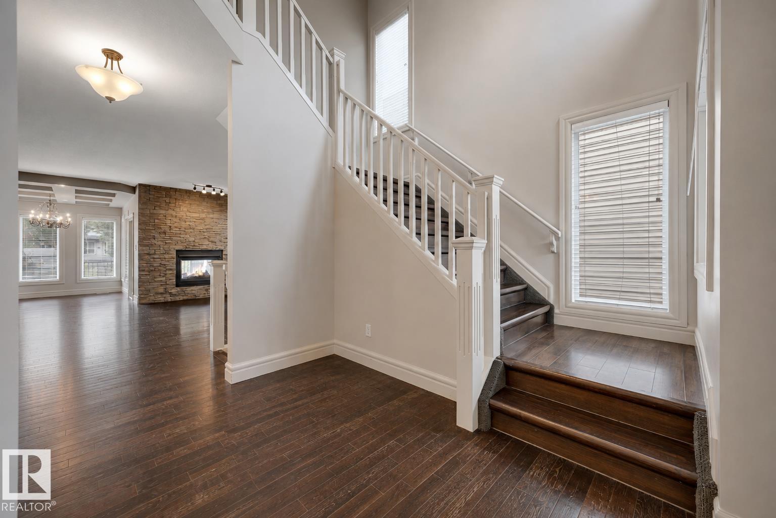 1047 ARMITAGE CR SW - 29
