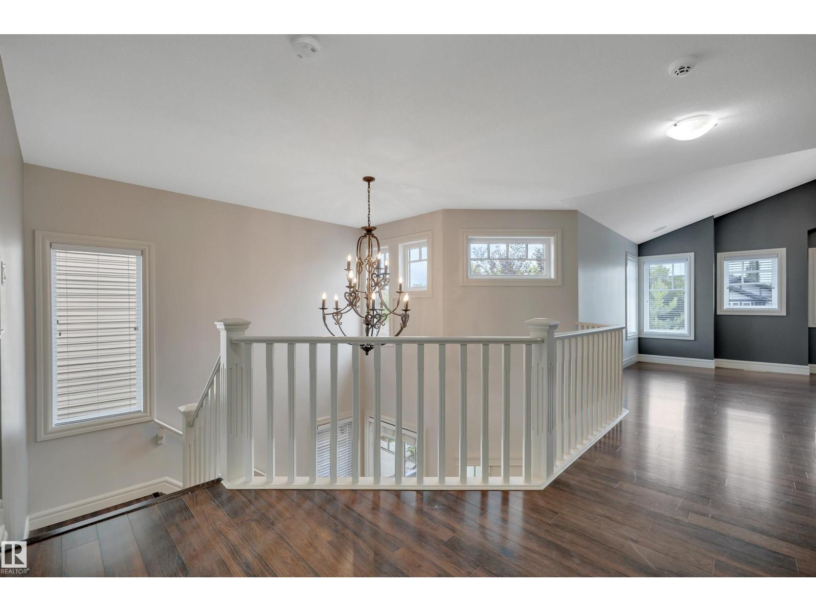 1047 ARMITAGE CR SW - 30