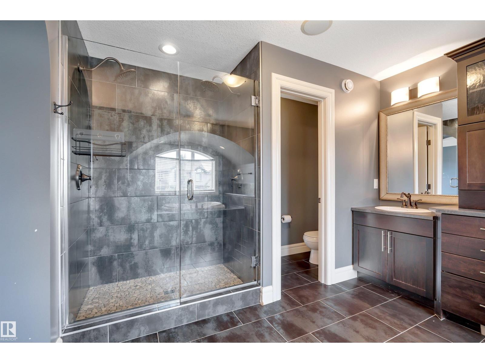 1047 ARMITAGE CR SW - 43
