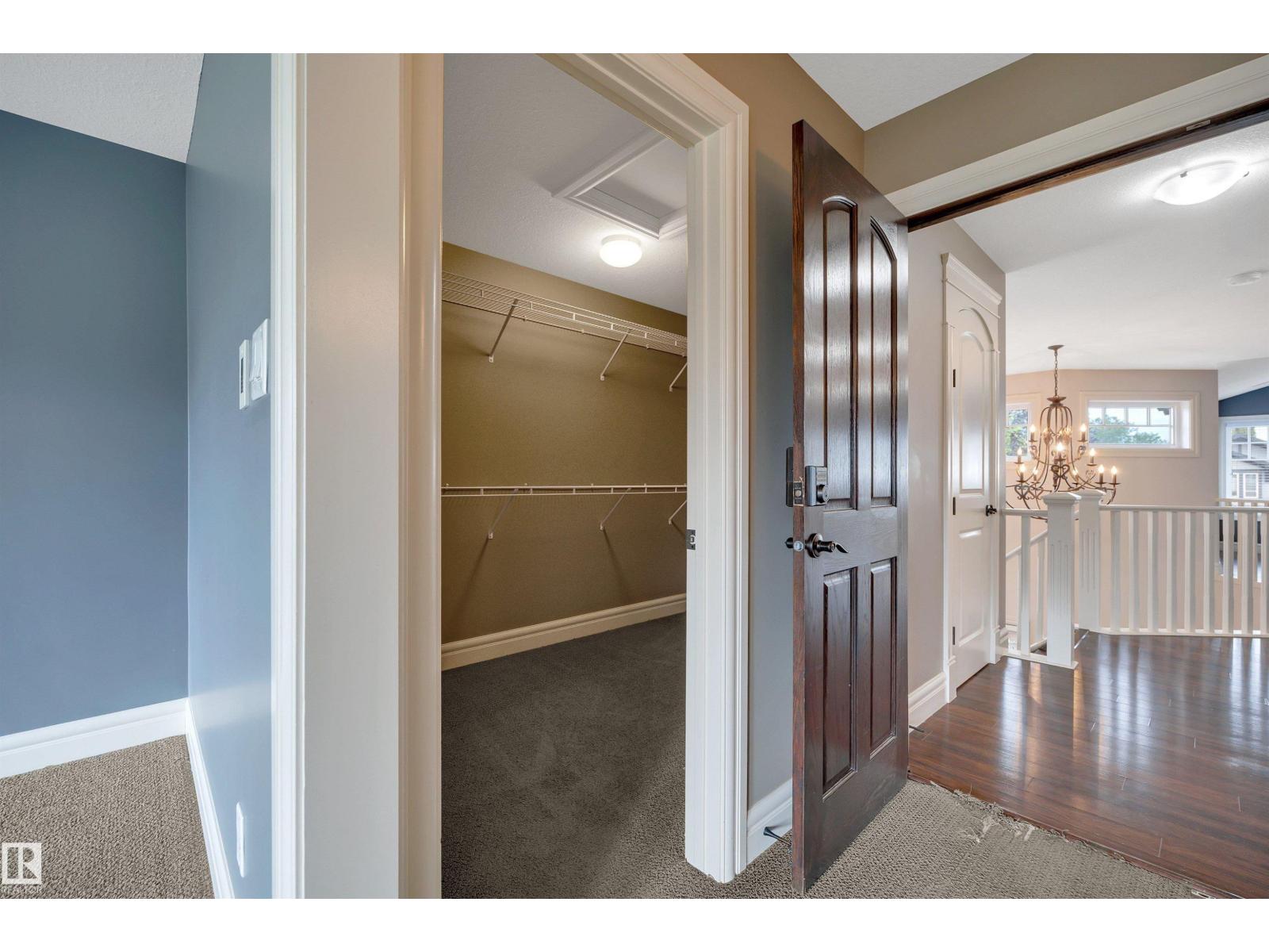 1047 ARMITAGE Crescent SW - Photo 44
