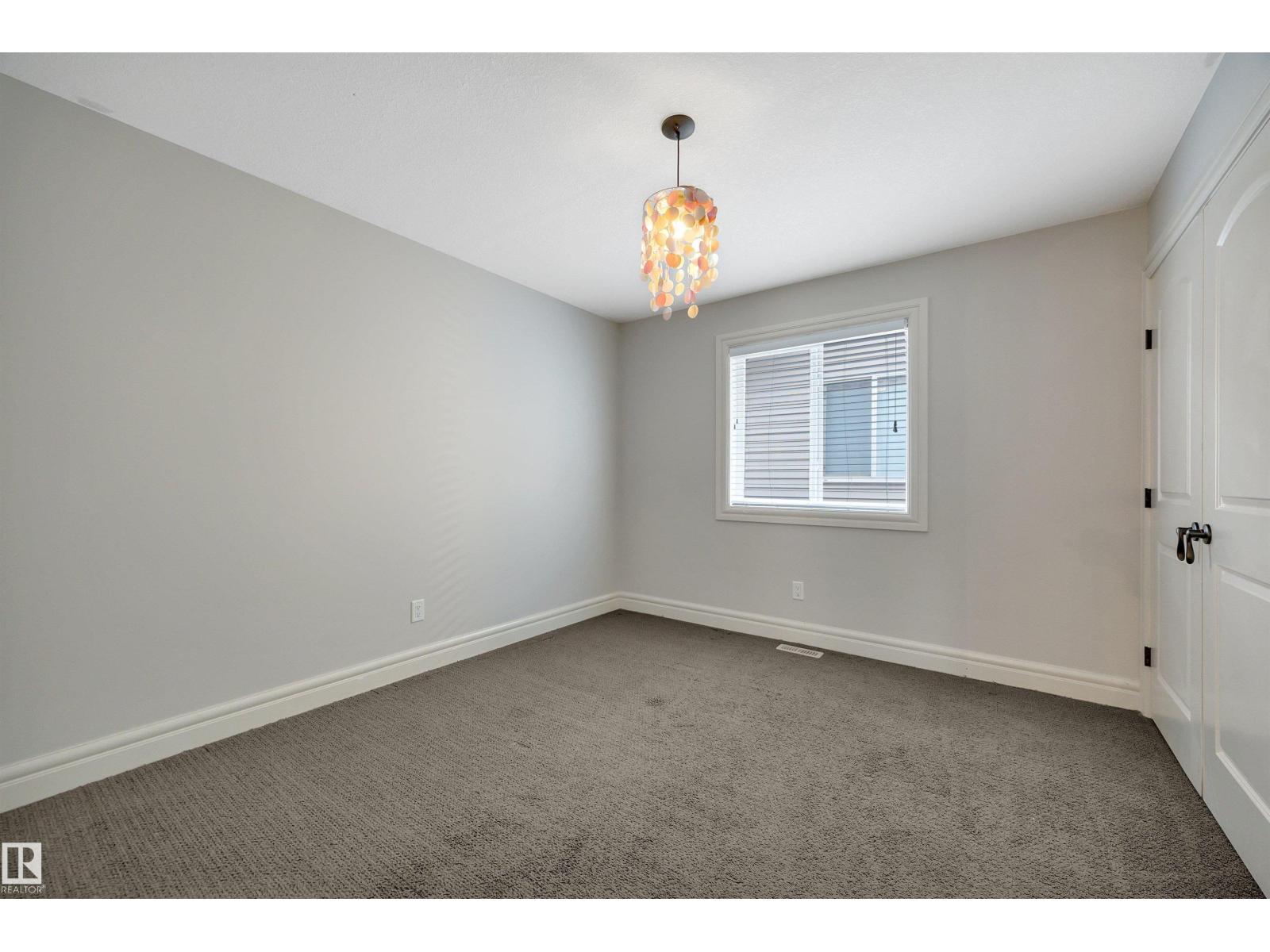 1047 ARMITAGE CR SW - 46