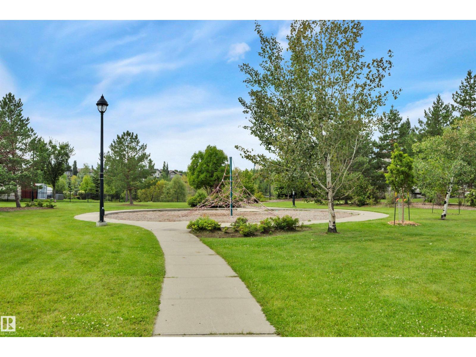 1047 ARMITAGE CR SW - 64