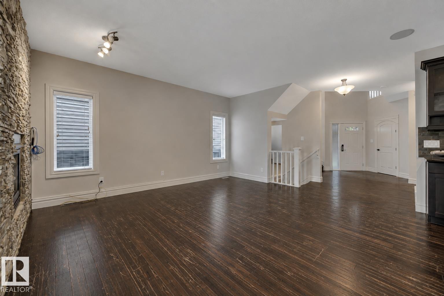 1047 ARMITAGE CR SW - 8