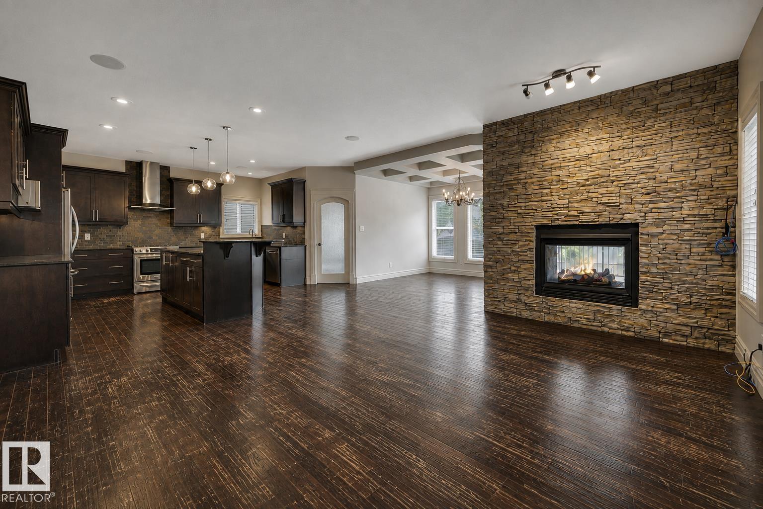 1047 ARMITAGE Crescent SW - Photo 9