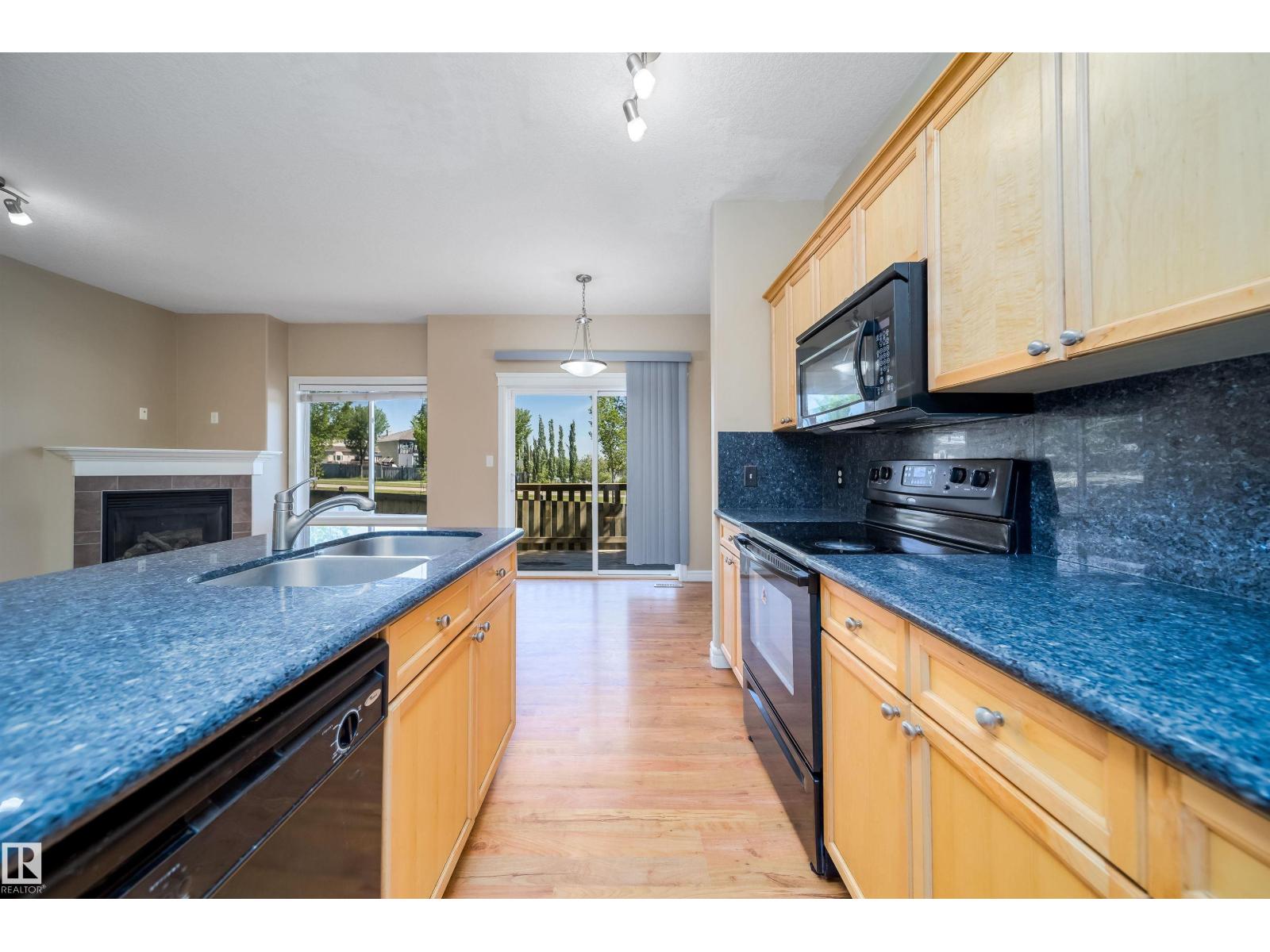 #46 15151 43 ST NW - 11