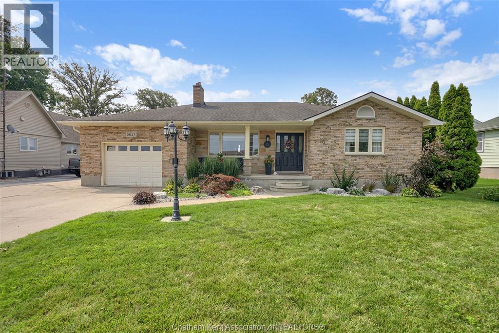 2027 Dufferin AVENUE - 1