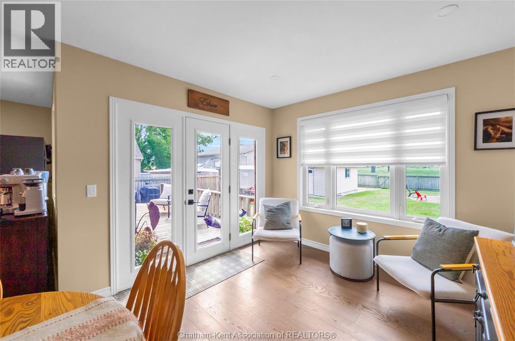 2027 Dufferin AVENUE - 16
