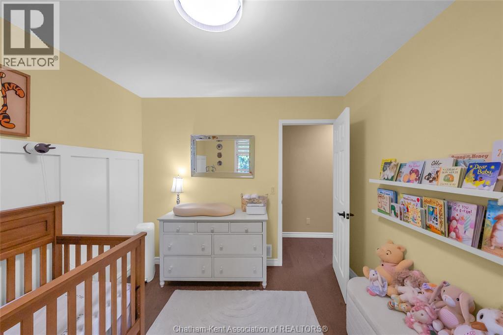 2027 Dufferin AVENUE - 22
