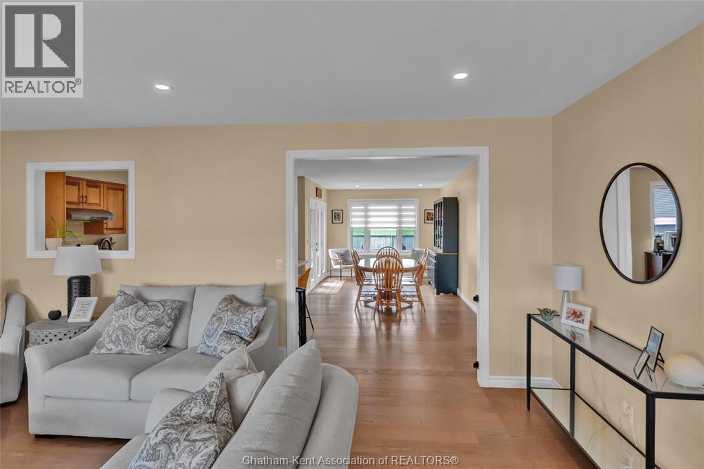 2027 Dufferin AVENUE - 3