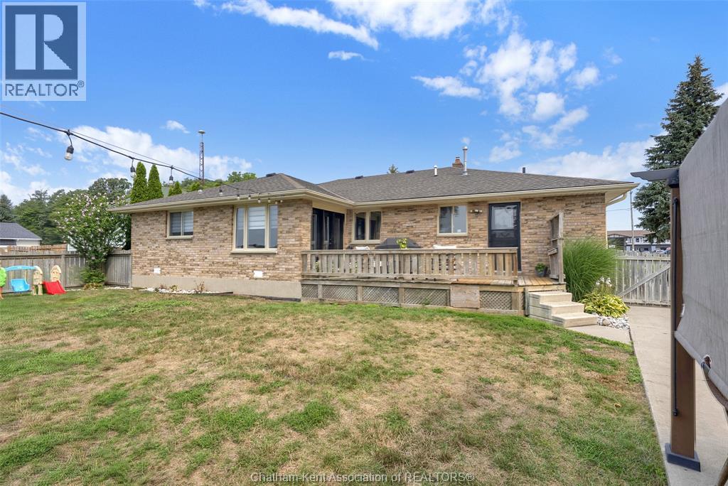 2027 Dufferin AVENUE - 37