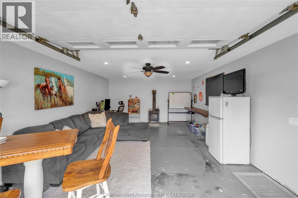 2027 Dufferin AVENUE - 41