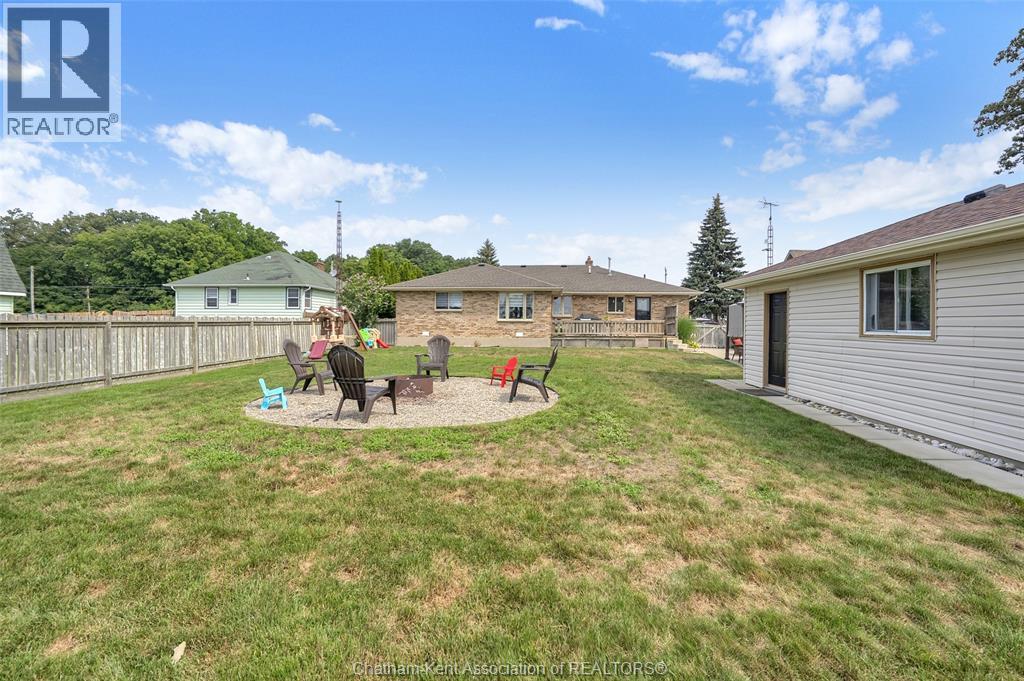 2027 Dufferin AVENUE - Image 42