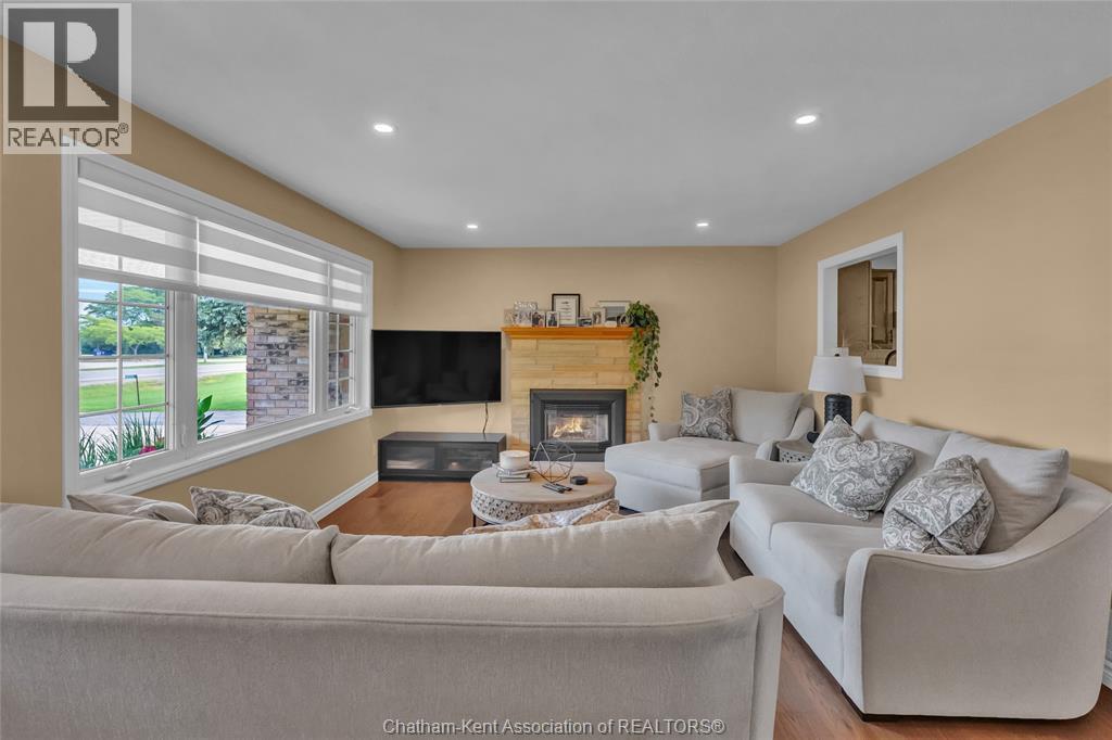 2027 Dufferin AVENUE - Image 6