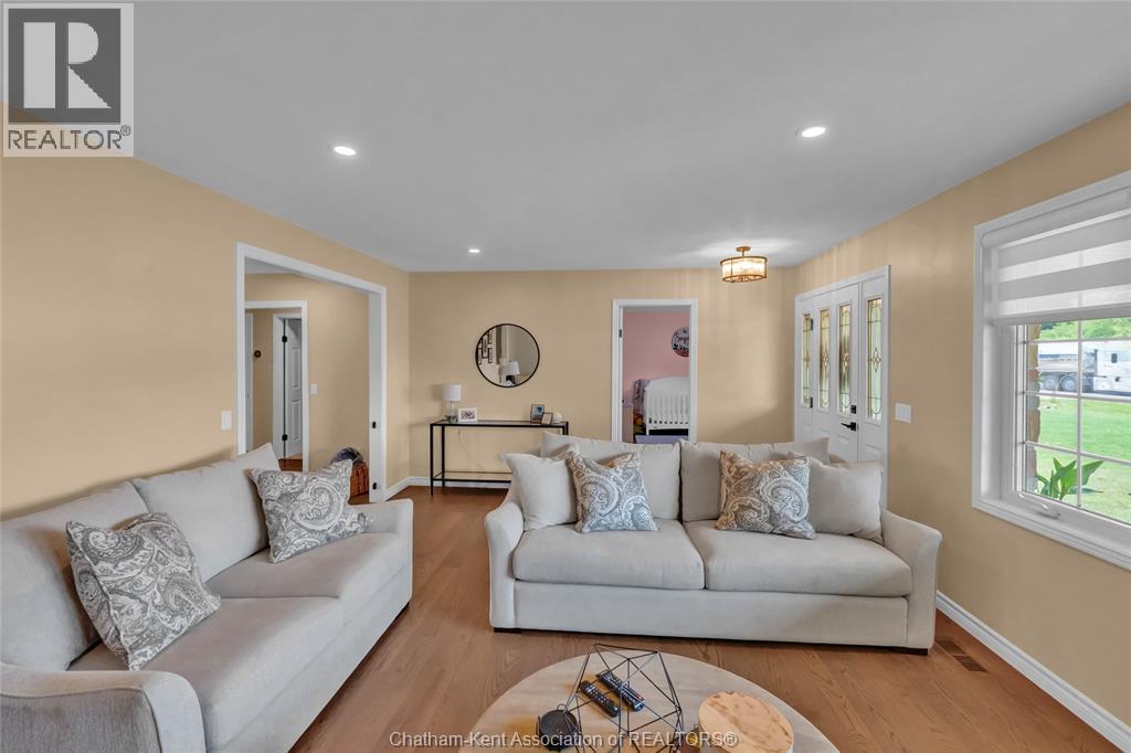 2027 Dufferin AVENUE - 7
