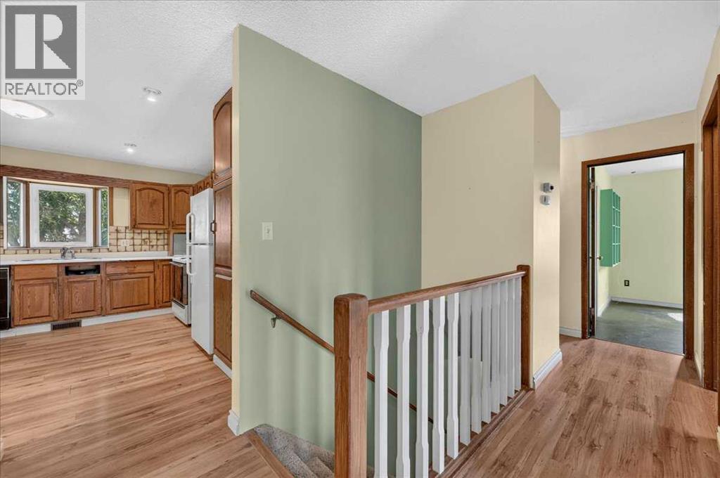 714 9 Avenue Southeast - Photo 5