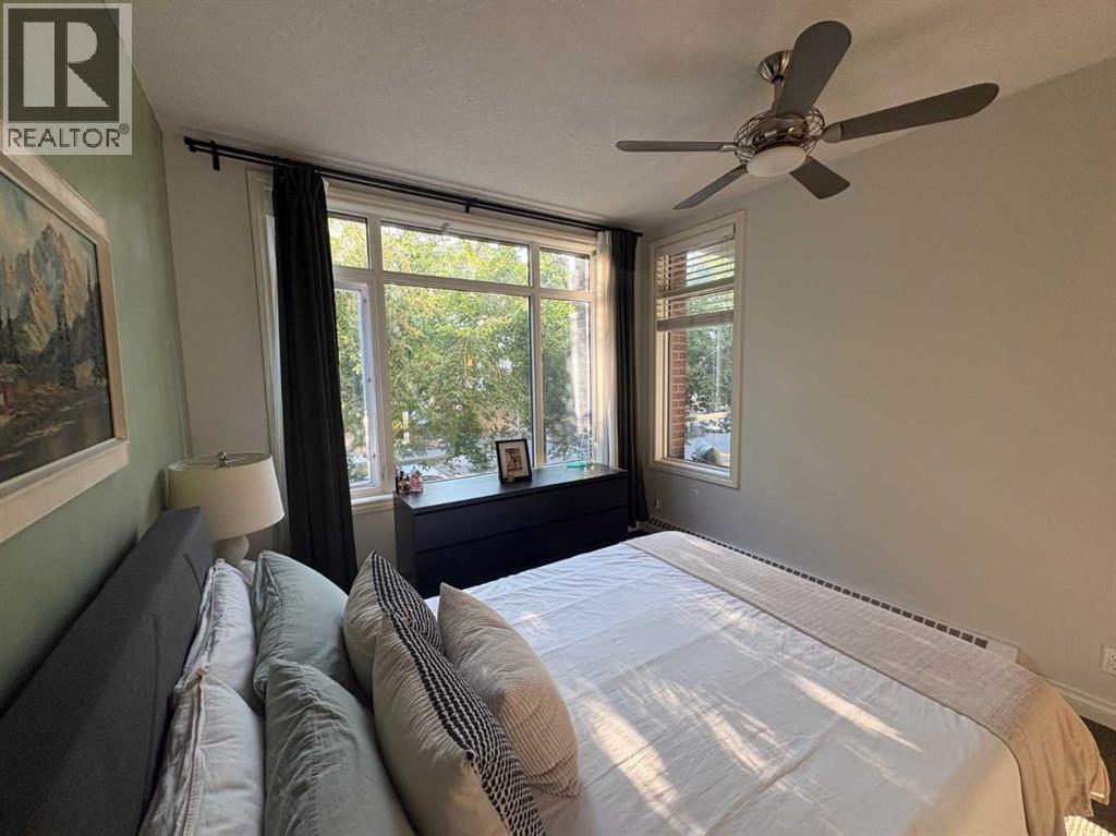 910 Centre Avenue Northeast - Photo 13