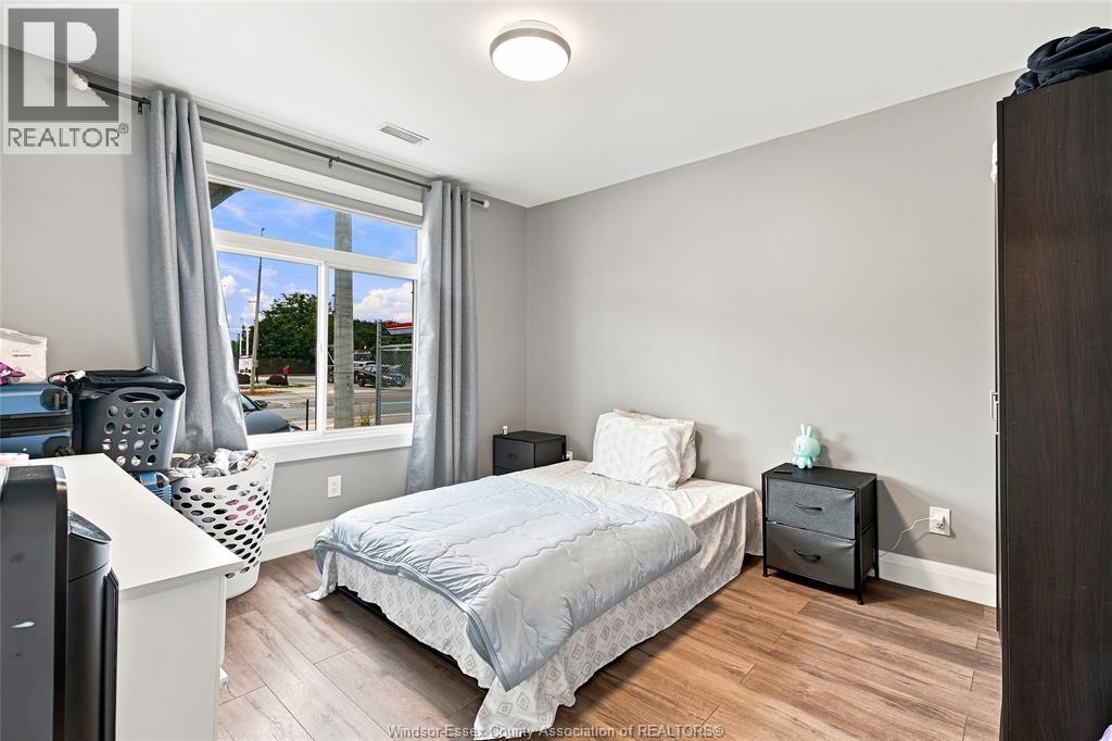 3457 WALKER ROAD - 11