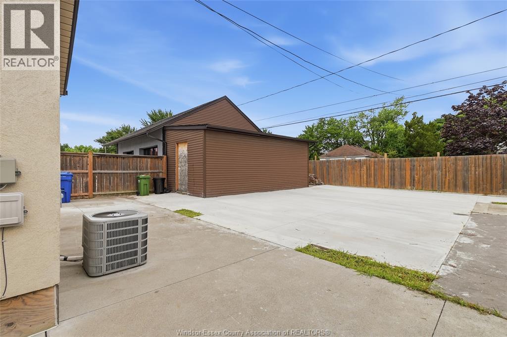 3457 WALKER ROAD - 17