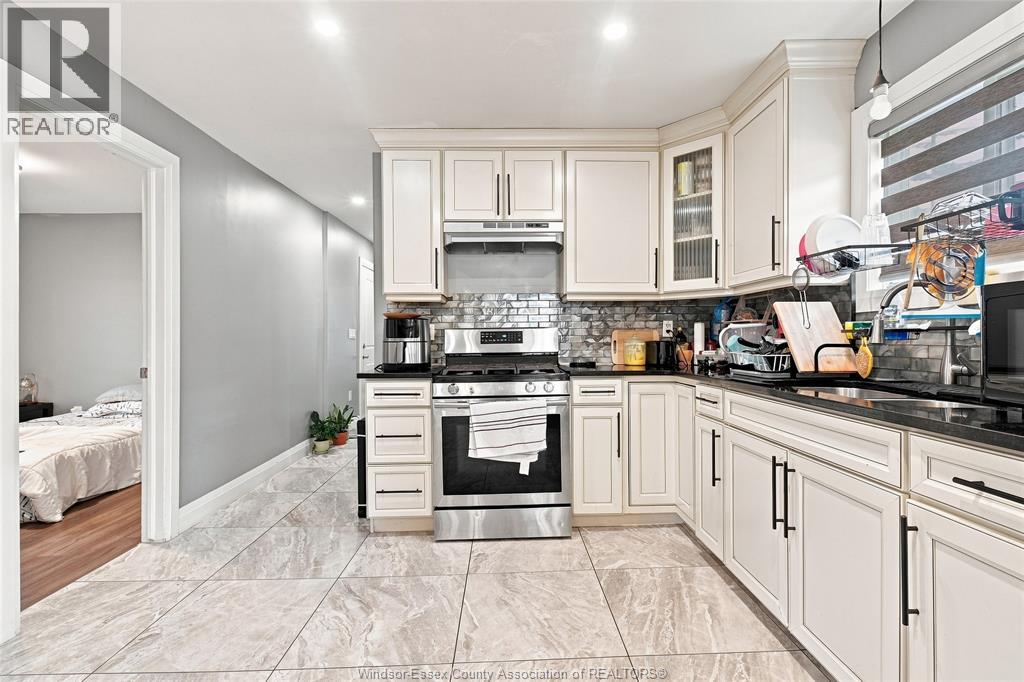 3457 WALKER ROAD - 8